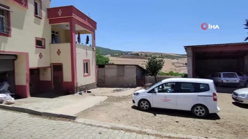 Son dakika haber: Ailesini ziyaret etti, mahalledeki 42 kii karantinaya alnd