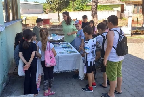 Slolu Devlet Hastanesi personeli salkl beslenme ve hastalklar hakknda bilgilendirme yapyor