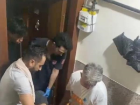Sultangazi'de su bask�n�nda mahsur kalan yatalak hastay� polis ve kurtard�