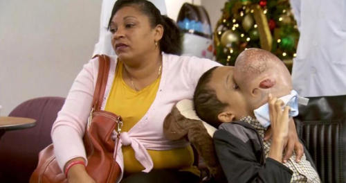 Surat�n�n Ortas�ndaki T�m�r Basketbol Topu B�y�kl���nde, Acilen Ameliyat Olmas� Gerekiyor