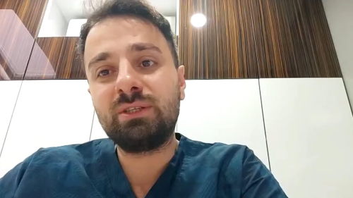 Tamamlay�c� t�p uzman� doktor �in'in sa�l�k alan�ndaki a��l�m�n� �v�yor