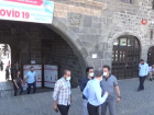 Tarihi Ulu Camii avlusunda mobil a�� uygulama noktas� kuruldu, a�� olmak isteyenler s�raya girdi