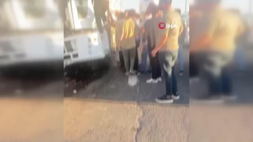 TEM'de zincirleme kaza: 3 tr birbirine girdi, 1 kii yaraland