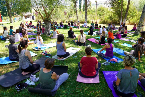 Tepeba Belediyesi tarafndan 'Yoga ve Salkl Beslenme Kamp' dzenlendi