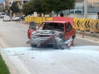 Tokat'�n Erbaa il�esinde trafik kazas�: S�r�c� yaraland�, ara� alev ald�