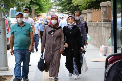 Tokat'ta cenazeye ve niana katlan 75 kiide koronavirs tespit edildi