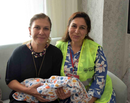 Toroslar Belediyesi, yeni doan bebeklere destek oluyor