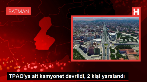 TPAO'ya ait kamyonet devrildi, 2 kii yaraland