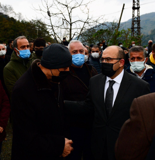 Trabzon'da Kovid-19 tedavisi gren retmen hayatn kaybetti