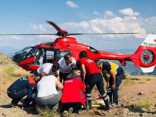 Tunceli'de Dalk Alanda Kaza: Ayak Bilei Krlan Kii Ambulans Helikopterle Hastaneye Kaldrld