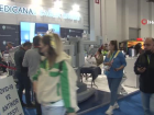 Turizm fuar� ziyaret�ileri cerrahi robotun ba��na ge�ti, sanal ameliyat yapt�
