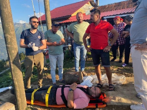 Turizmci Salncakta nee arpt, Yaraland