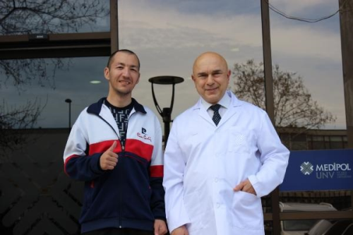 niversite yllarnda tant Parkinson'u beyin pili ile yendi