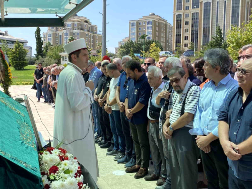 nl Kalp Cerrah Gken Orhan'n Cenazesi Topraa Verildi