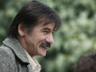 �nl� oyuncu Mustafa Uzuny�lmaz, yolda y�r�rken kalp krizi ge�irdi