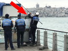skdar'da bariyerlerin arkasnda balk tutmak isteyen vatanda zabta yakalad