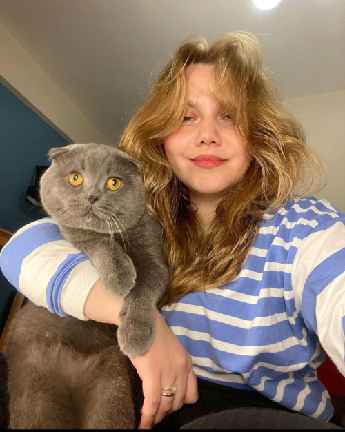 skdar'da Yksek Mimar ve Youtuber Merve Vezirolu Yldrm, Ei Tarafndan Baklanarak Youn Bakma Kaldrld
