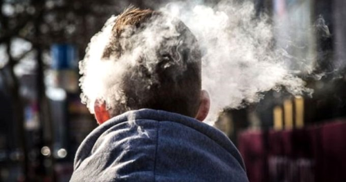 Uzmanlar uyard: E-sigara, akcierde sigaradan daha fazla tahribat yapyor