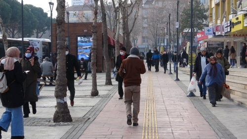 Vaka saysnn art Isparta'da vatandalarn maske tepkisi