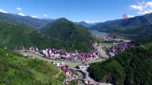 Vali Doruk, vakalar�n en fazla oldu�u Bor�ka'da maske denetimine ��kt�
