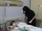 Van'da tedavi g�ren d�zensiz g��menlerin ihtiya�lar�n� sa�l�k �al��anlar� kar��lad�