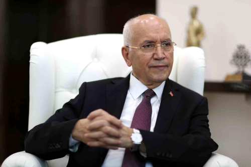 Vatandalar, Yenimahalle Belediyesinin tesislerinde serinliyor