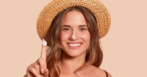 What kind of sunscreen should oily skin use? Is SPF 30 or 50 better for oily and skin? How to choose sunscreen for oily skin?