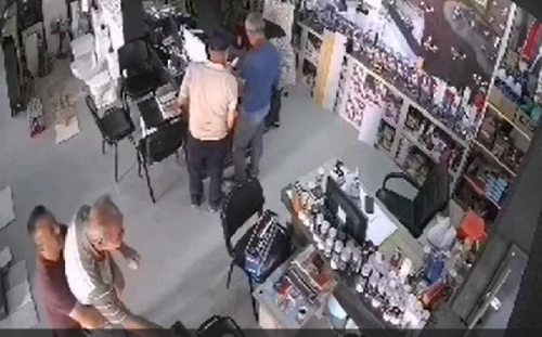 Yap Market alan Boazna Taklan Ekmek Parasn Kurtard