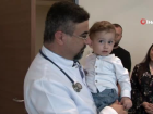 Ya�amaz denen Poyraz bebek ilk do�um g�n�n� hayat�n� kurtaran doktorla kutlad�