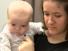 Yemek ve nefes borusu birbirine ba�l� do�an minik Diar, T�rkiye'de hayata tutundu