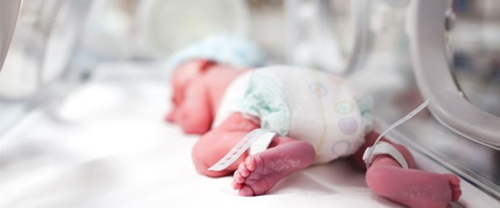 Yenidoan Bebek Kusmuunda Bouldu, Hastane 