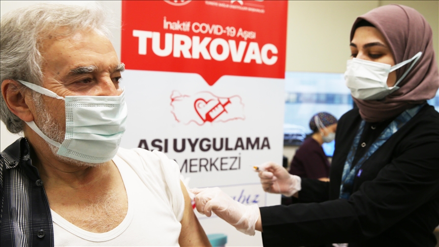 Yerli Kovid-19 aşısı TURKOVAC'ın şehir hastanelerinde uygulanmasına başlandı