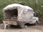Yo�un Bak�mdaki O�ul ve E� ��in Kamyonet Kasas�nda Umutlu Bekleyi�