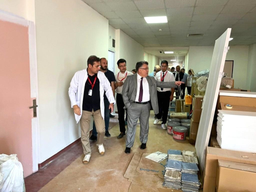 ZBE Rektr niversite Hastanesini nceledi