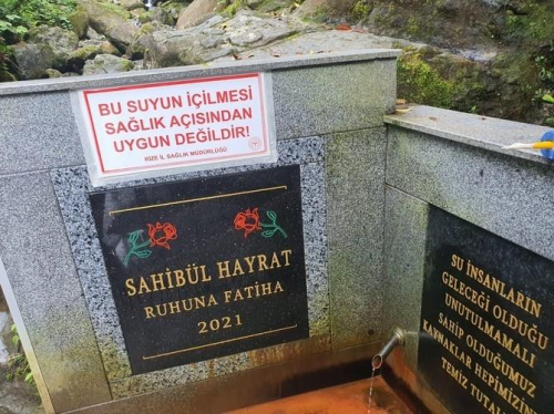 Zehirli kan lca suyuna aslan uyar yazs kimlii belirsiz kiilerce skld