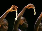Zimbabve Halk� Dertli! �in'den Gelen Prezervatifler �ok K���k